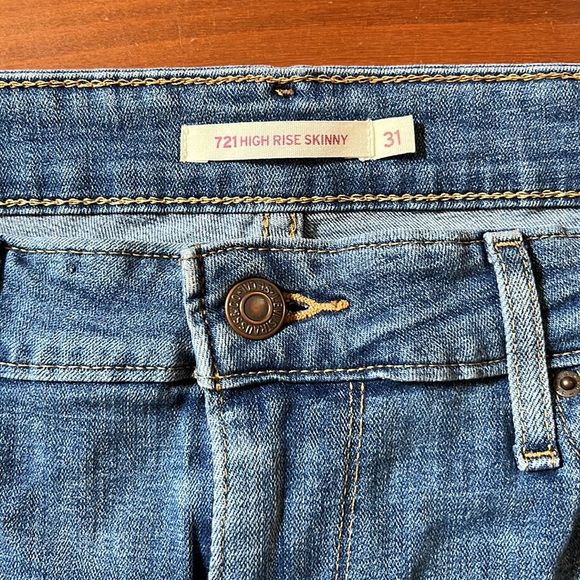 Levi's 721 High Rise Skinny Jeans - Picture 7 of 8